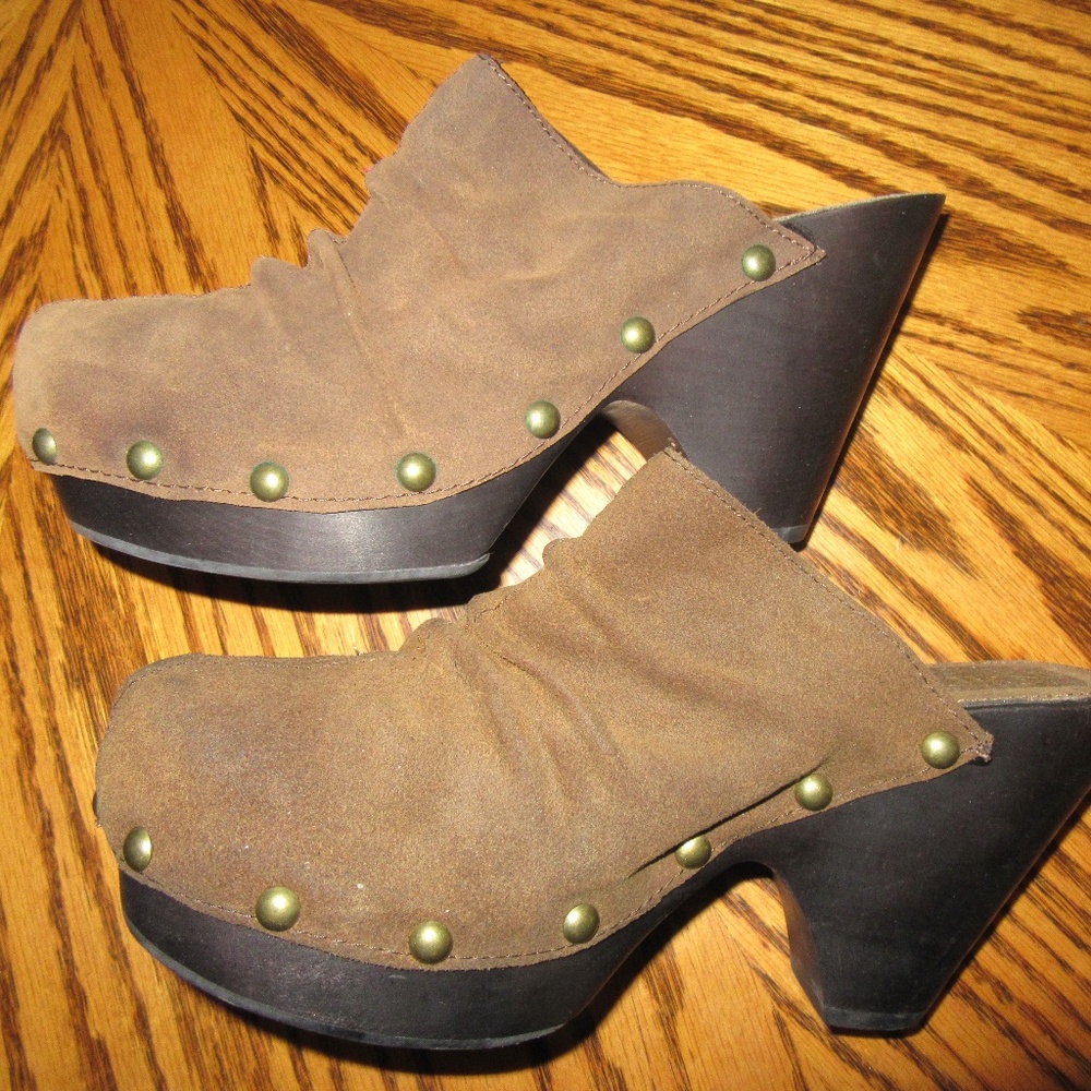 MIA 9M Tan 4" Heel Suede Clog New